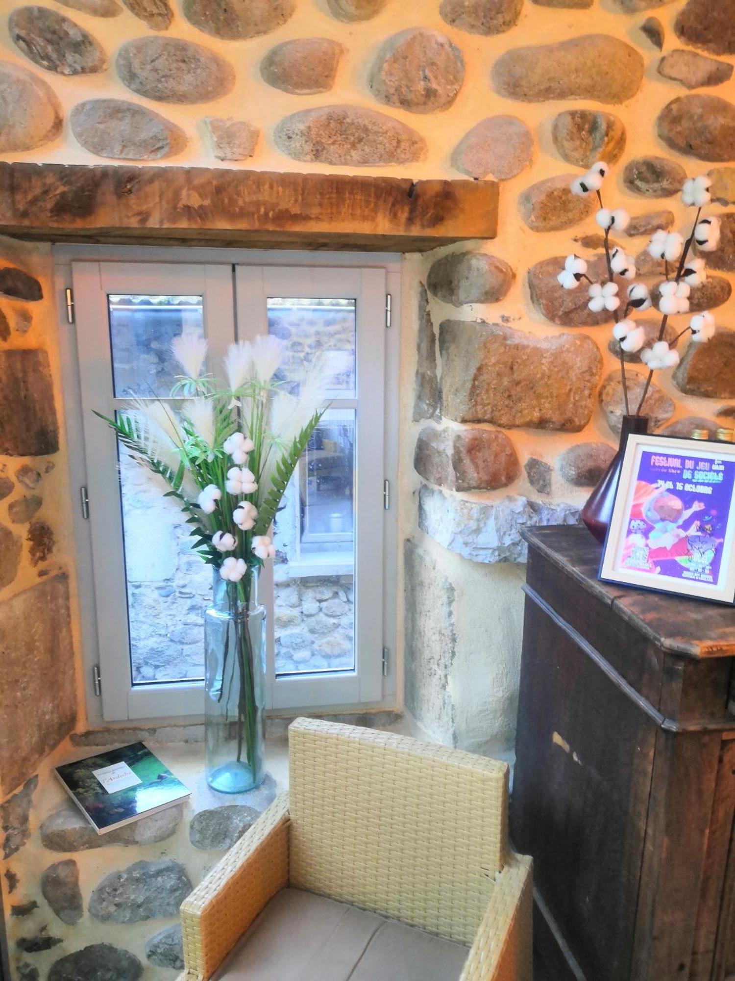 Bed and Breakfast La Secrete Вогюэ Экстерьер фото